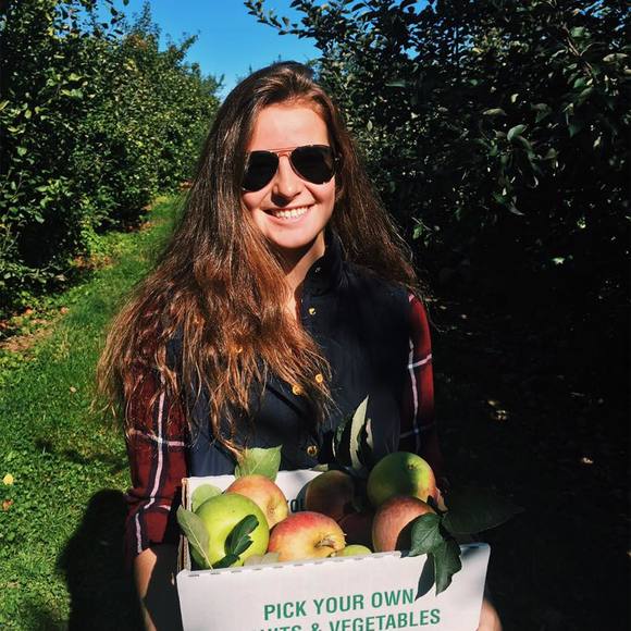 Meet your Posher, Kaylin - Picture 1 of 1